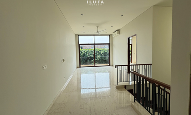Disewakan townhouse modern 4br area kemang