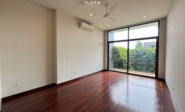 Disewakan townhouse modern 4br area kemang