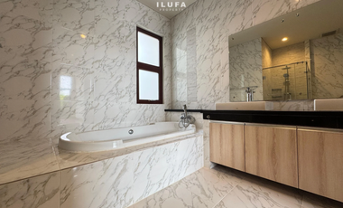 Disewakan townhouse modern 4br area kemang