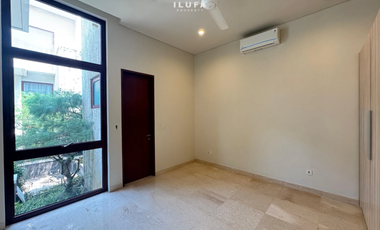 Disewakan townhouse modern 4br area kemang