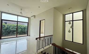Disewakan townhouse modern 4br area kemang