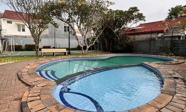 Disewakan Rumah 2 Lantai dalam Komplek Di Limo Depok