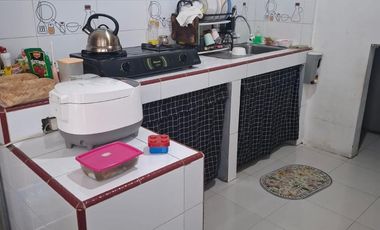 Disewakan Rumah 2 Lantai dalam Komplek Di Limo Depok