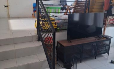 Disewakan Rumah 2 Lantai dalam Komplek Di Limo Depok
