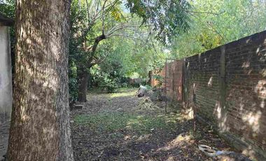 LOCAL Y CASA A REFACCIONAR SOBRE LOTE GRANDE