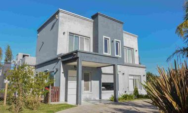 Casa en venta en Los Talas.APTO CREDITO. PERMUTA