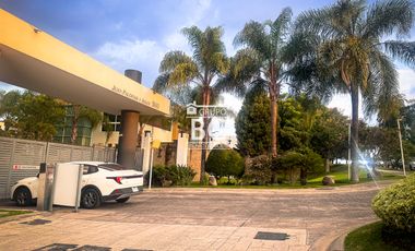 CASA EN RENTA DENTRO DE COTO LA CEIBA, SOBRE JUAN PALOMAR Y ARIAS