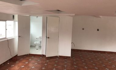 Renta de Local Comercial en Av. Pino Suarez, Metepec