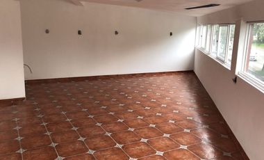 Renta de Local Comercial en Av. Pino Suarez, Metepec