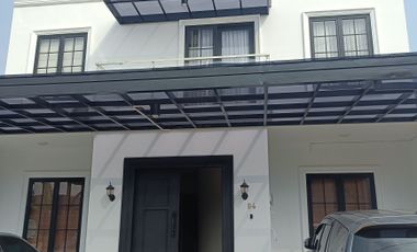 Dijual Rumah 2 Lantai Dkt Sumarecon