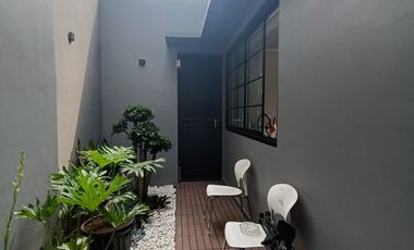 Dijual Rumah 2 Lantai Dkt Sumarecon