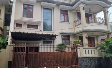 DIJUAL CEPAT RUMAH LUX ASRI FULL FURNISHED SIAP HUNI LOKASI STRATEGIS