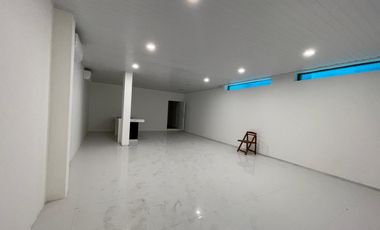 Disewakan Rumah Mewah American Style di PIK Full Furnished