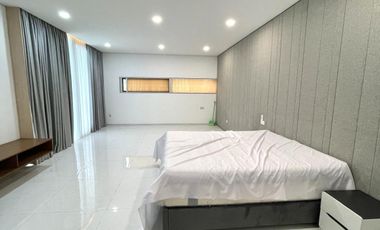 Disewakan Rumah Mewah American Style di PIK Full Furnished