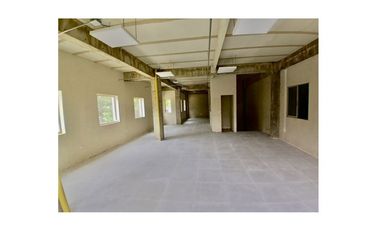 ALQUILO BODEGA CAMBULOS CALI