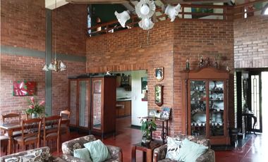 CASA COMERCIAL EN ALQUILER PANCE