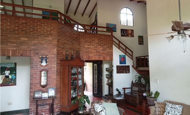 CASA COMERCIAL EN ALQUILER PANCE
