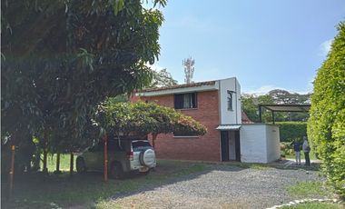 CASA COMERCIAL EN ALQUILER PANCE