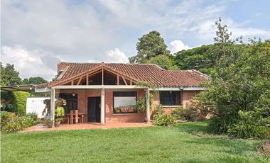 CASA COMERCIAL EN ALQUILER PANCE