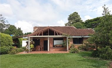 CASA COMERCIAL EN ALQUILER PANCE