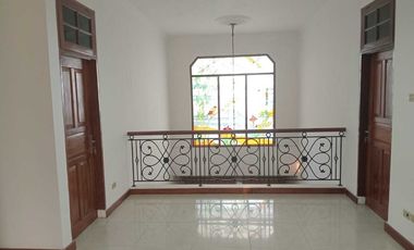 Rumah sewa kebayoran lama dekat Haji Nawi Jakarta selatan