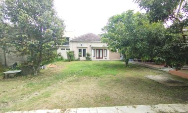 Rumah Resto Luas Pinggir Jalan Raya Strategis