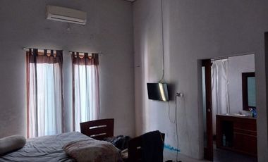 Rumah Resto Luas Pinggir Jalan Raya Strategis