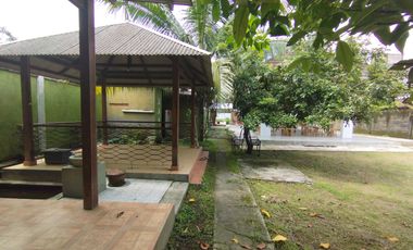 Rumah Resto Luas Pinggir Jalan Raya Strategis