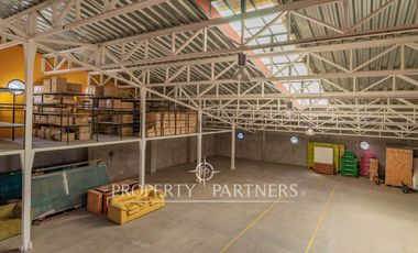 Galpón Sustentable con Techo Verde y Energía Solar a 30 Min de Santiago