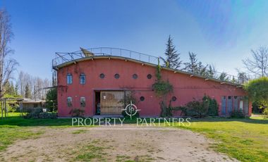 Galpón Sustentable con Techo Verde y Energía Solar a 30 Min de Santiago