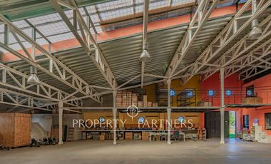 Galpón Sustentable con Techo Verde y Energía Solar a 30 Min de Santiago