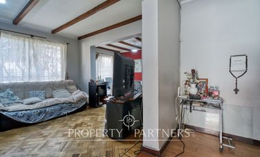 Oportunidad para inversionistas en Ñuñoa: Venta casa con gran terreno