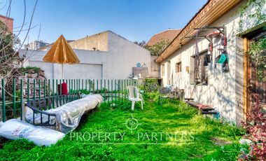 Oportunidad para inversionistas en Ñuñoa: Venta casa con gran terreno