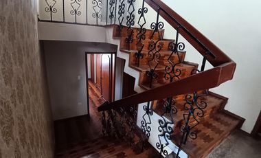 Casa Triplex en venta, Sector Iñaquito, Av, de los Shirys, Centro norte de Quito