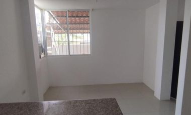Casa en venta en Monterrey, apta para vivienda, grande, patio y terraza