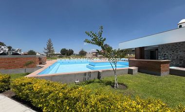 TERRENO EN VENTA EN TEQUISQUIAPAN EN EL FRACC. LAS KINTAS. Beto