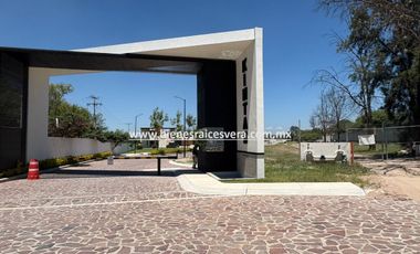 TERRENO EN VENTA EN TEQUISQUIAPAN EN EL FRACC. LAS KINTAS. Omar