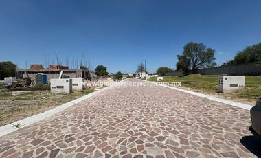 TERRENO EN VENTA EN TEQUISQUIAPAN EN EL FRACC. LAS KINTAS. Omar