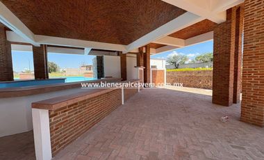 TERRENO EN VENTA EN TEQUISQUIAPAN EN EL FRACC. LAS KINTAS. Omar