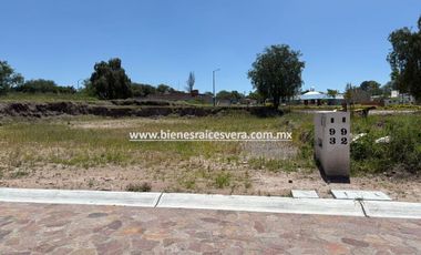 TERRENO EN VENTA EN TEQUISQUIAPAN EN EL FRACC. LAS KINTAS. Edu