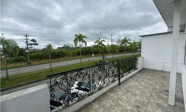 VENDO CASA SECTOR CORALES PEREIRA COD 8155194