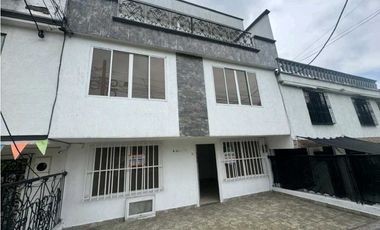 VENDO CASA SECTOR CORALES PEREIRA COD 8155194