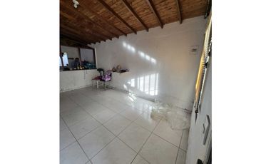 CASA LOTE EN LAS AFUERAS DE LA CEJA