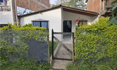 CASA LOTE EN LAS AFUERAS DE LA CEJA