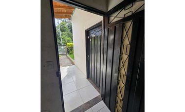 CASA LOTE EN LAS AFUERAS DE LA CEJA