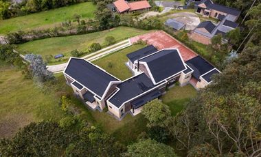 Venta de casa campestre en Monte Sereno, El Retiro – Refugio exclusivo