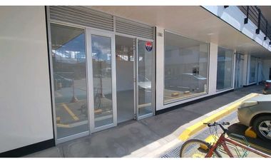 Tenjo, local 37.5 M2, Estación de servicio-L103