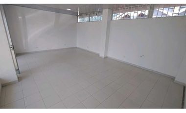 Tenjo, local 37.5 M2, Estación de servicio-L103