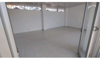 Tenjo, local 37.5 M2, Estación de servicio-L103