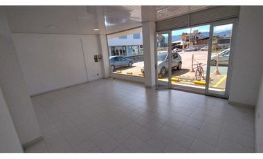 Tenjo, local 37.5 M2, Estación de servicio-L103